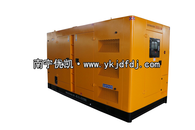2022年8月27日，200KW靜音柴油發(fā)電機組發(fā)貨南寧某工程項目現(xiàn)場