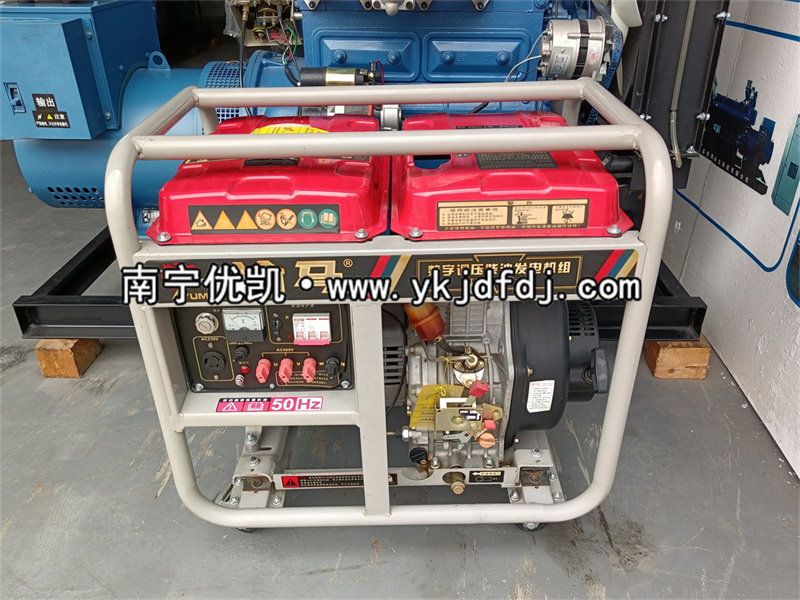 2022年10月29日，客戶到南寧店面自提10kw柴油發(fā)電機(jī)組