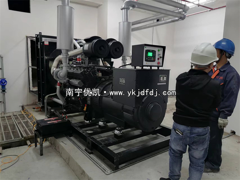 2023年11月17日，河池宜州項(xiàng)目550kw凱普柴油發(fā)電機(jī)組安裝調(diào)試