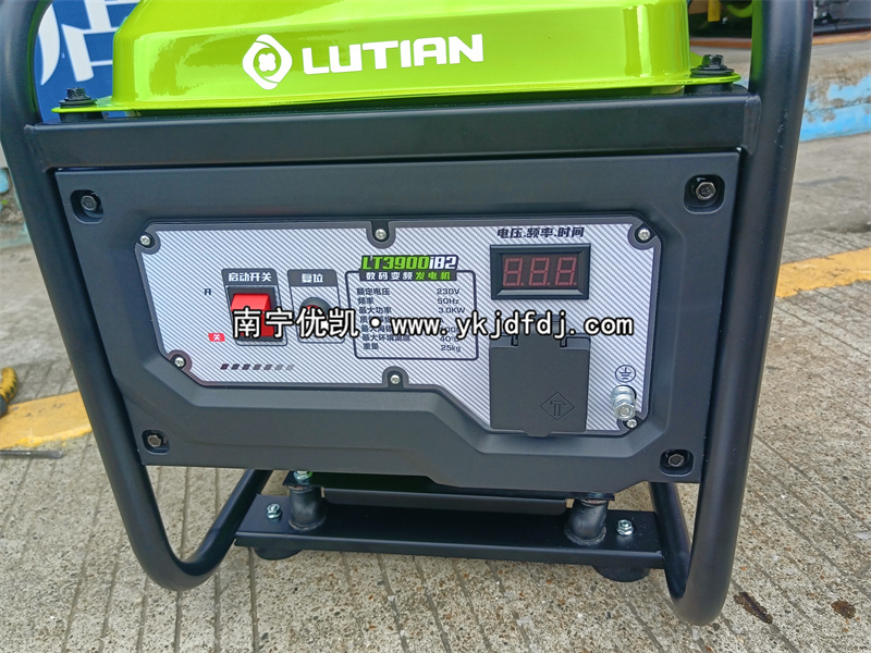 2024年6月28日，客戶到店自提一臺(tái)3KW汽油變頻發(fā)電機(jī)